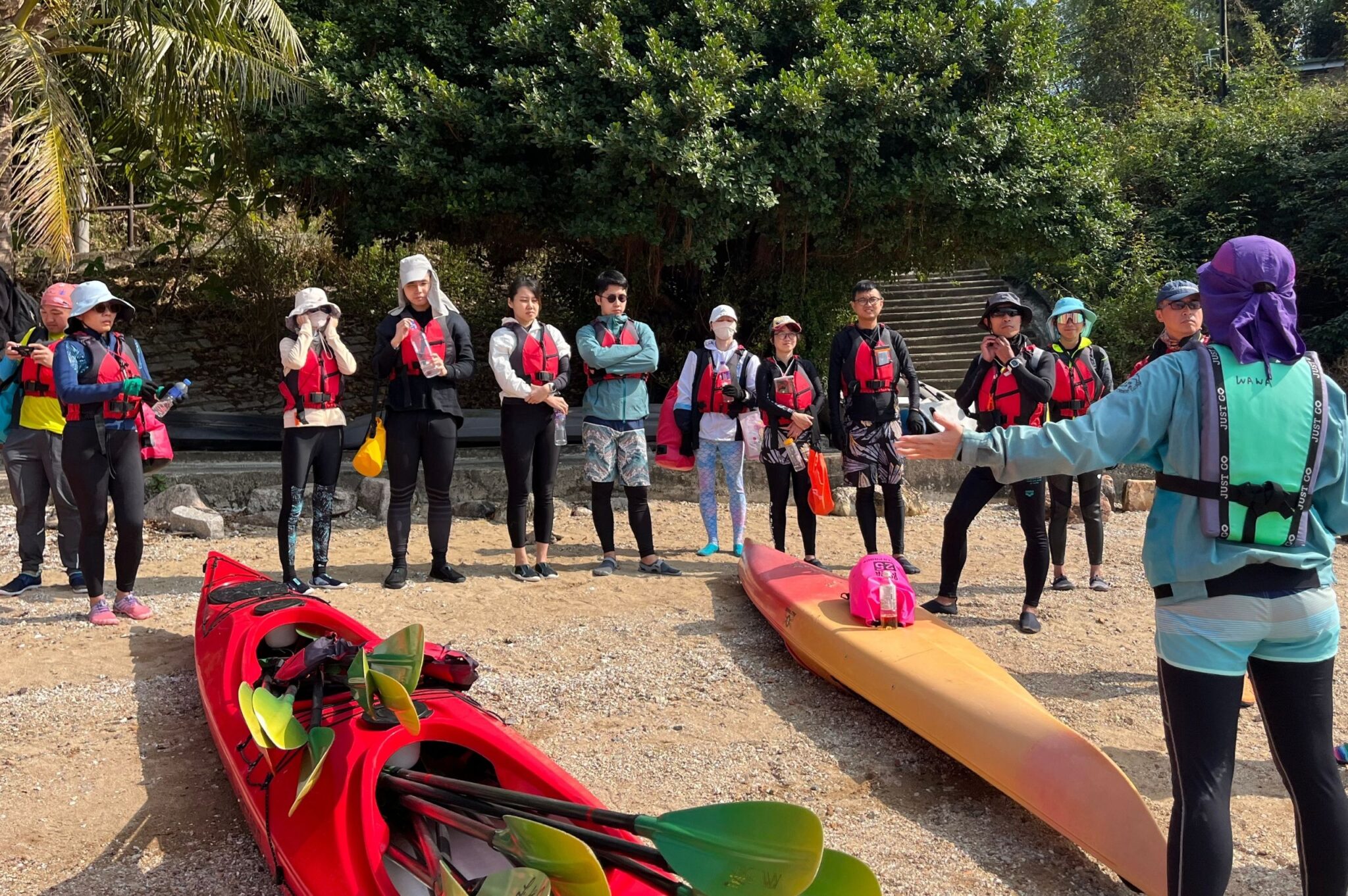 Sai Kung Hoi 5-hour Kayaking Art Tour