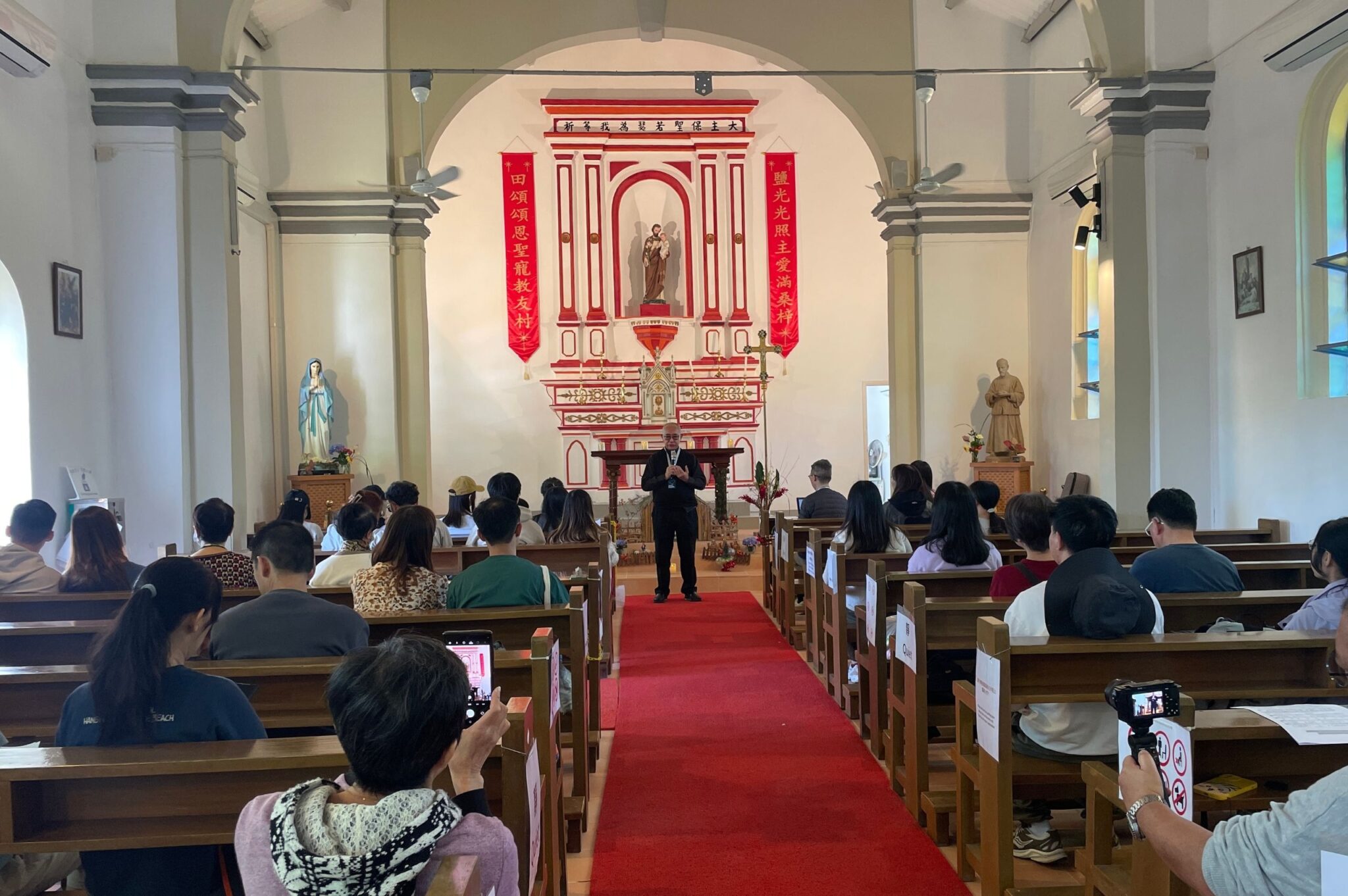 Common Prayer with Chants from Taizé Community